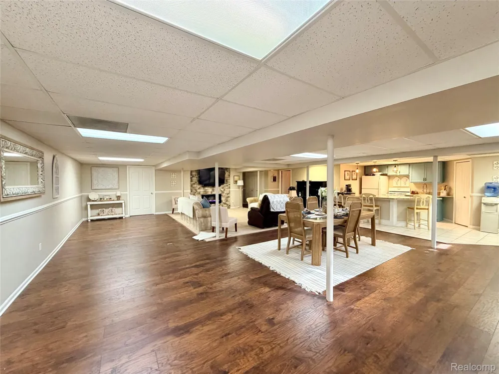 19287 Scenic Harbor Drive Macomb Township, MI 48044