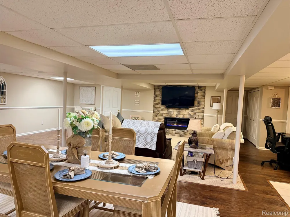 19287 Scenic Harbor Drive Macomb Township, MI 48044