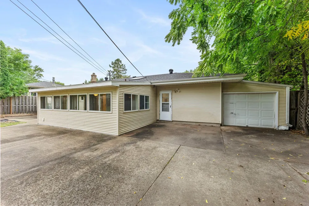 3907 Lakewood Avenue White Bear Lake, MN 55110