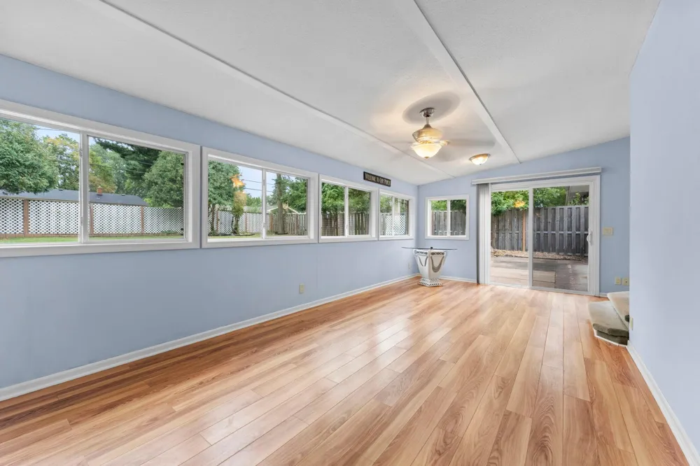 3907 Lakewood Avenue White Bear Lake, MN 55110