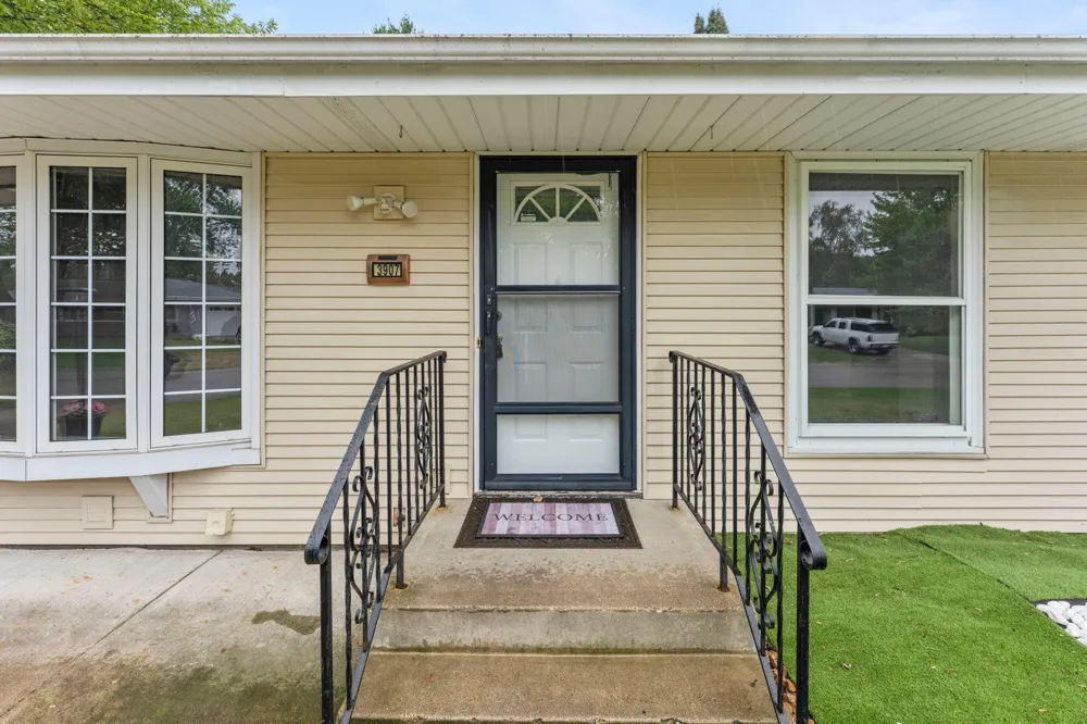 3907 Lakewood Avenue White Bear Lake, MN 55110