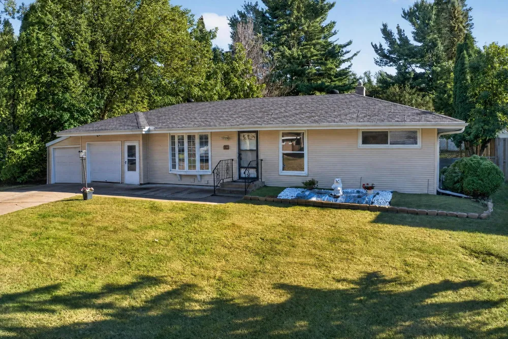 3907 Lakewood Avenue White Bear Lake, MN 55110