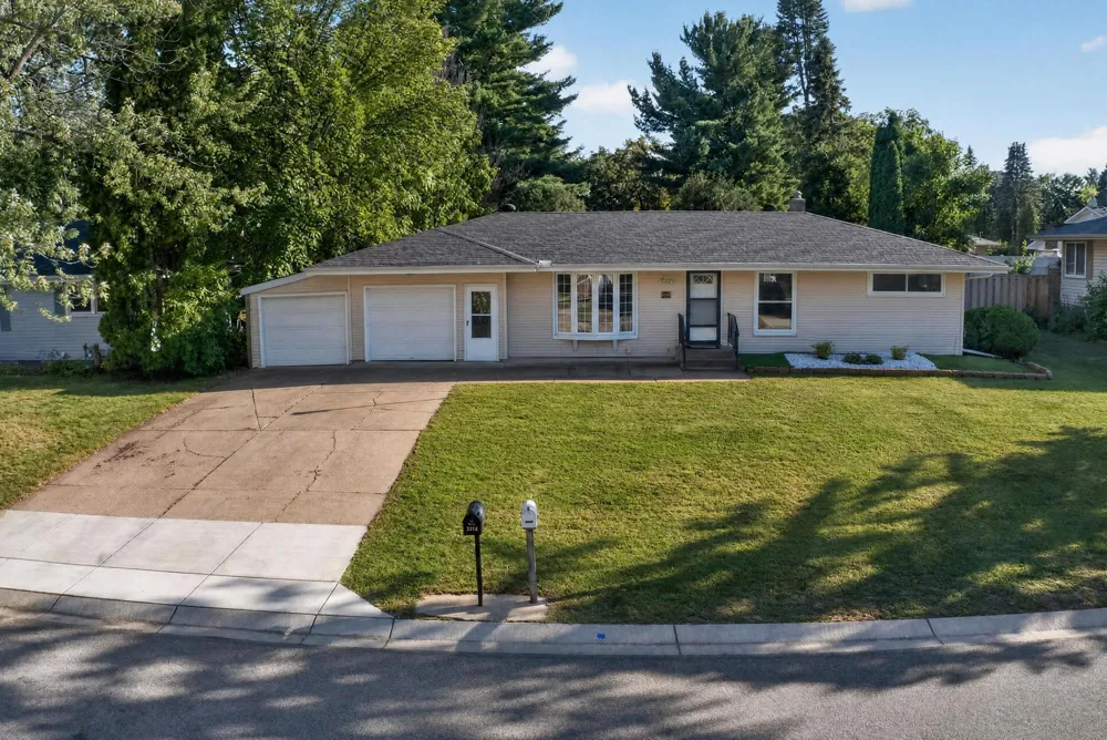 3907 Lakewood Avenue White Bear Lake, MN 55110