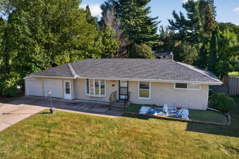 3907 Lakewood Avenue White Bear Lake, MN 55110