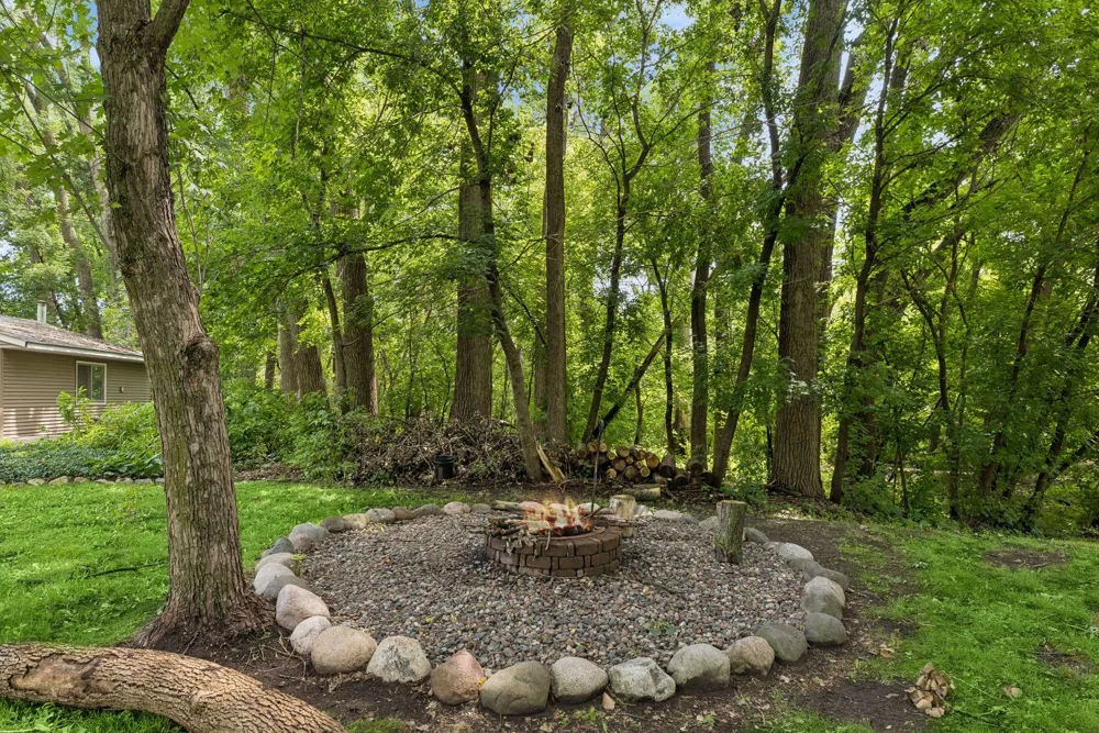 3260 Snelling Avenue Arden Hills, MN 55112