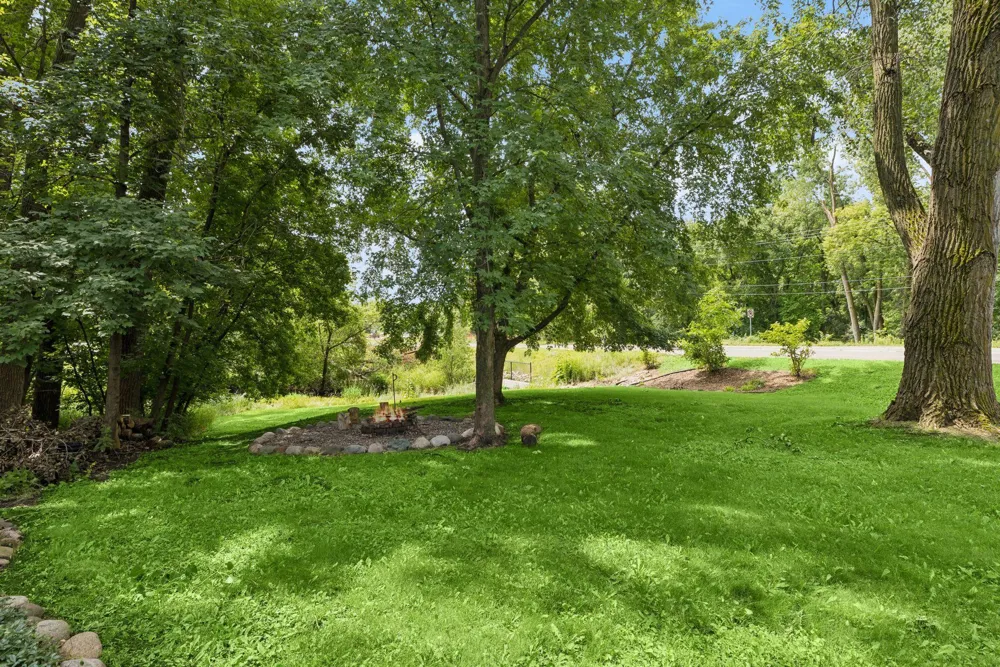 3260 Snelling Avenue Arden Hills, MN 55112
