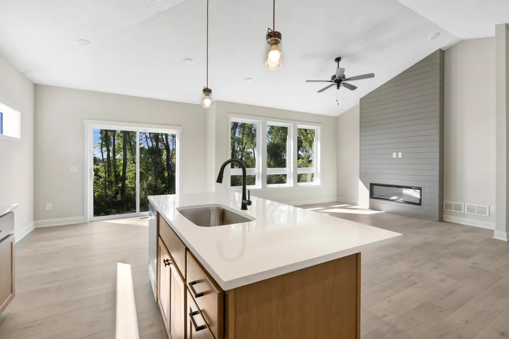 1616 Spruce Street Farmington, MN 55024