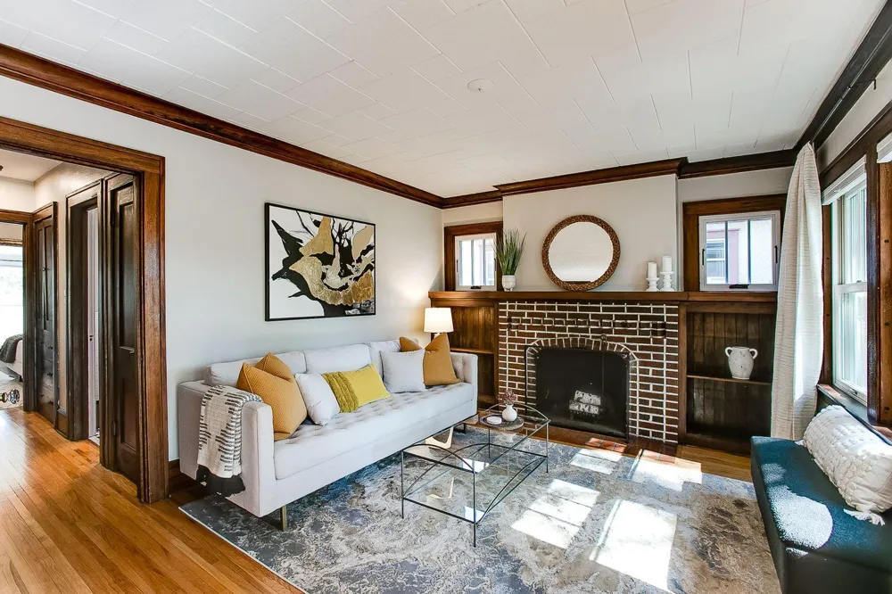 2151 Eleanor Avenue Saint Paul, MN 55116