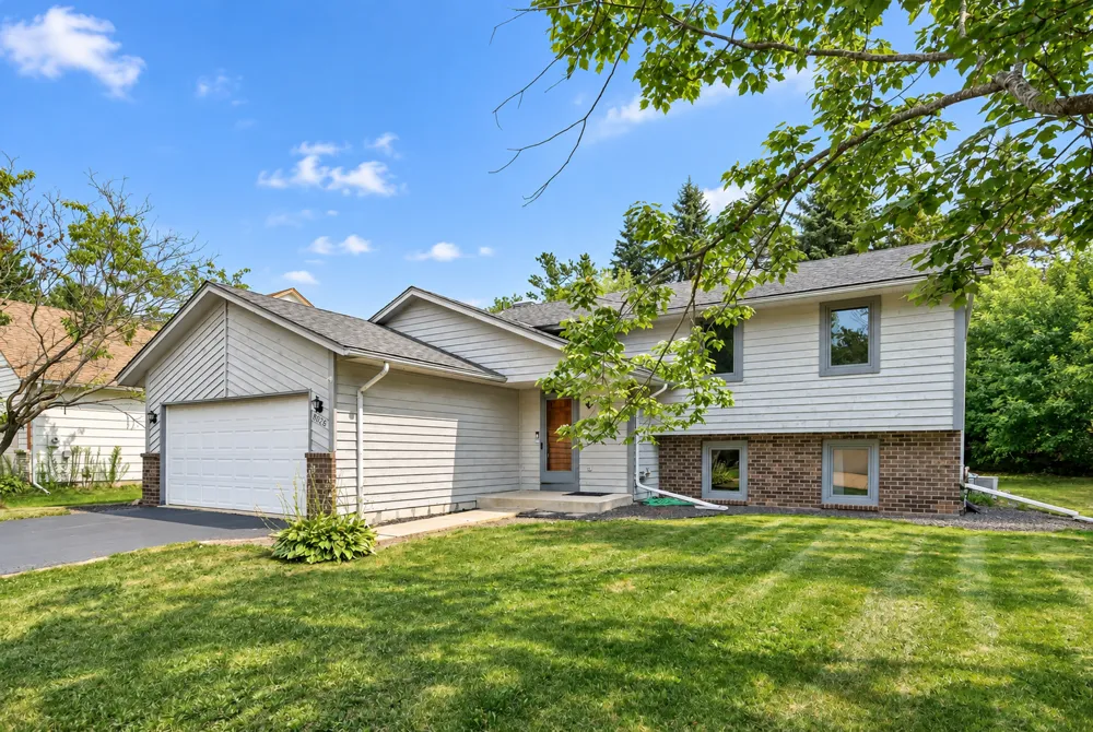 8026 173rd Street W Lakeville, MN 55044