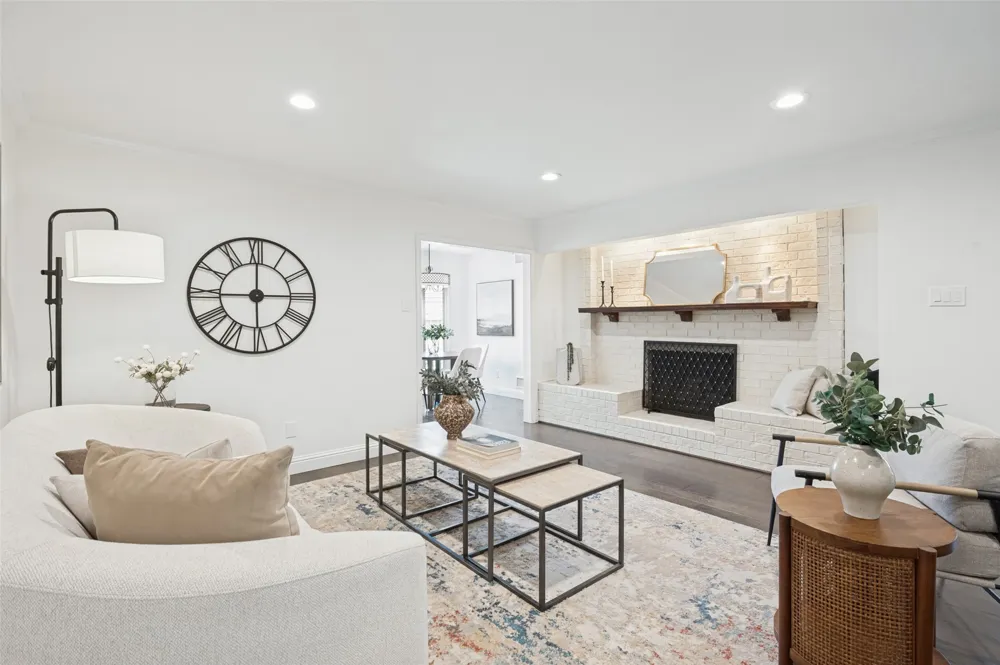 906 Loganwood Avenue Richardson, TX 75080