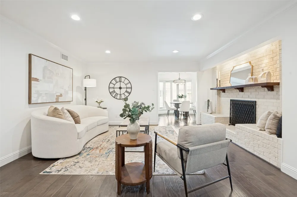 906 Loganwood Avenue Richardson, TX 75080