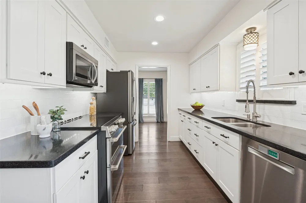 906 Loganwood Avenue Richardson, TX 75080
