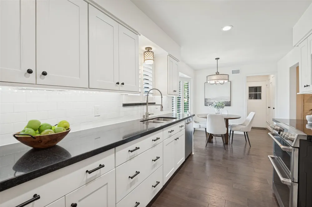 906 Loganwood Avenue Richardson, TX 75080