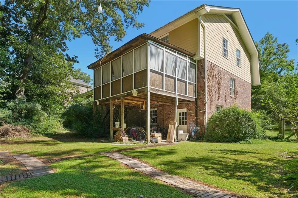 585 James Street SW Lilburn, GA 30047