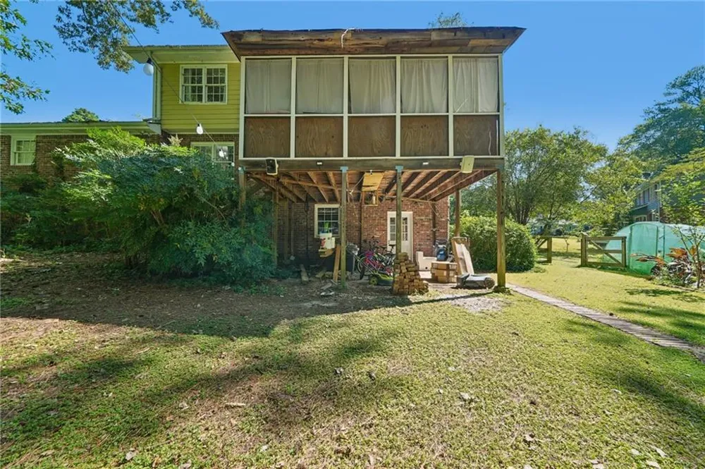 585 James Street SW Lilburn, GA 30047