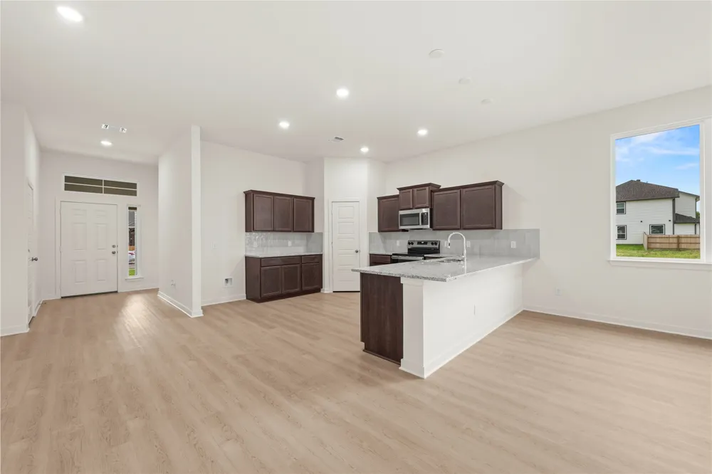 106 Jenjira Way McGregor, TX 76657