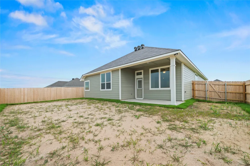 106 Jenjira Way McGregor, TX 76657