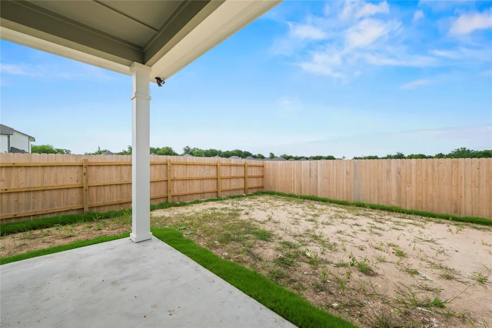 106 Jenjira Way McGregor, TX 76657