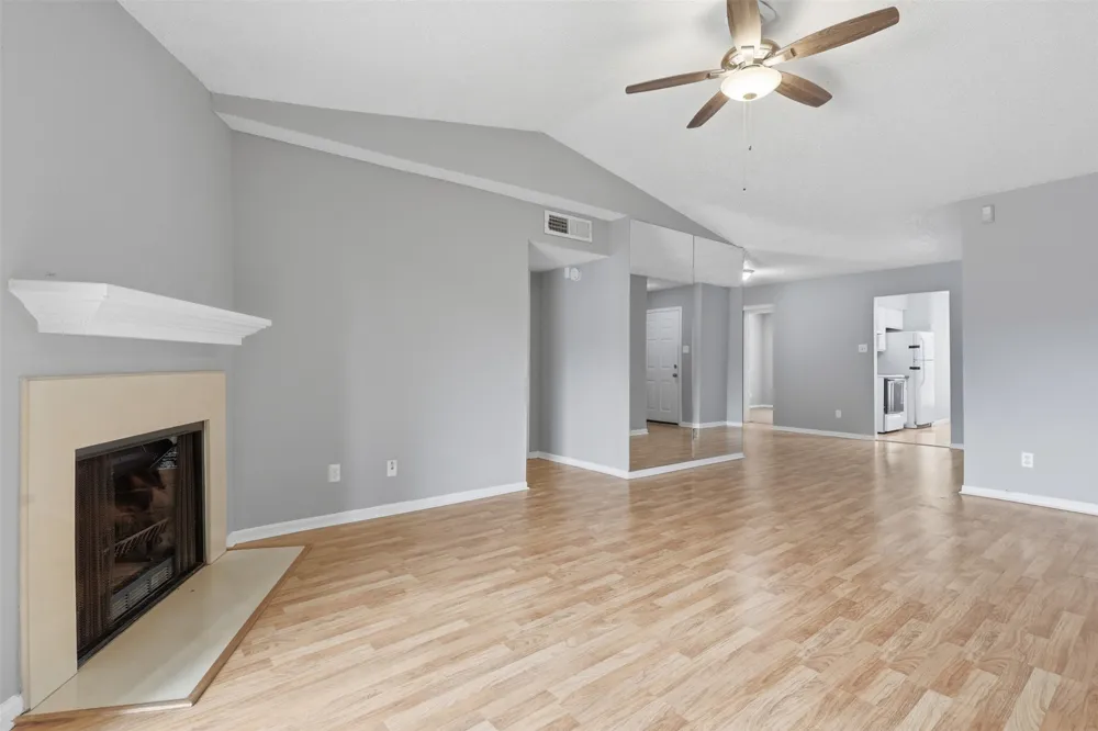 2120 El Paseo Street #206 Houston, TX 77054