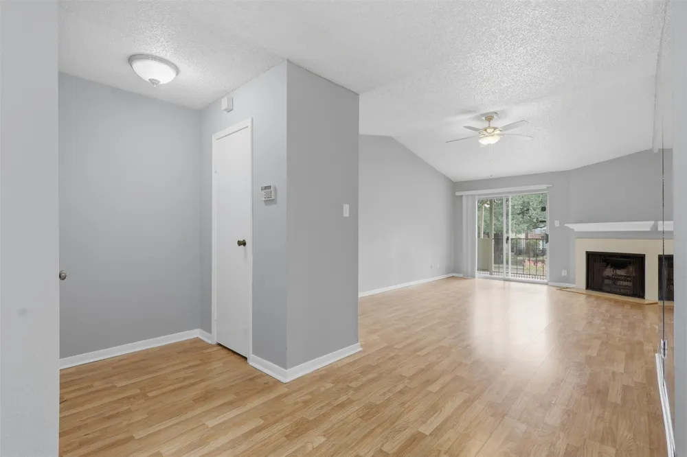 2120 El Paseo Street #206 Houston, TX 77054