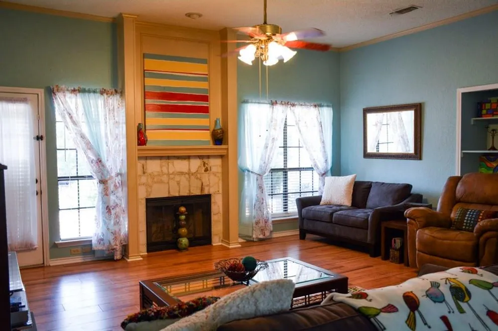 235 Beltwoods Drive DeSoto, TX 75115