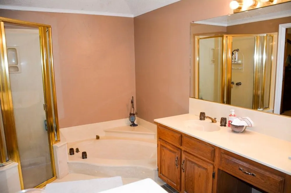 235 Beltwoods Drive DeSoto, TX 75115