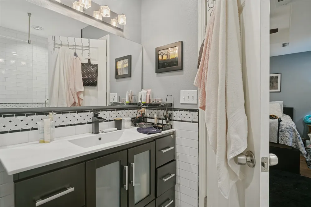 2400 S Bonnie Brae Street Denton, TX 76207