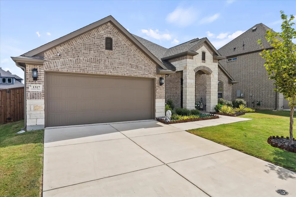 1317 Chisos Way Forney, TX 75126
