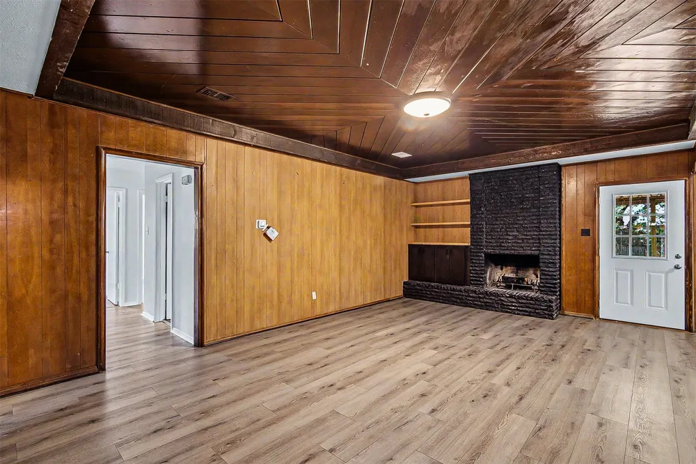 325 NW Suzanne Terrace Burleson, TX 76028