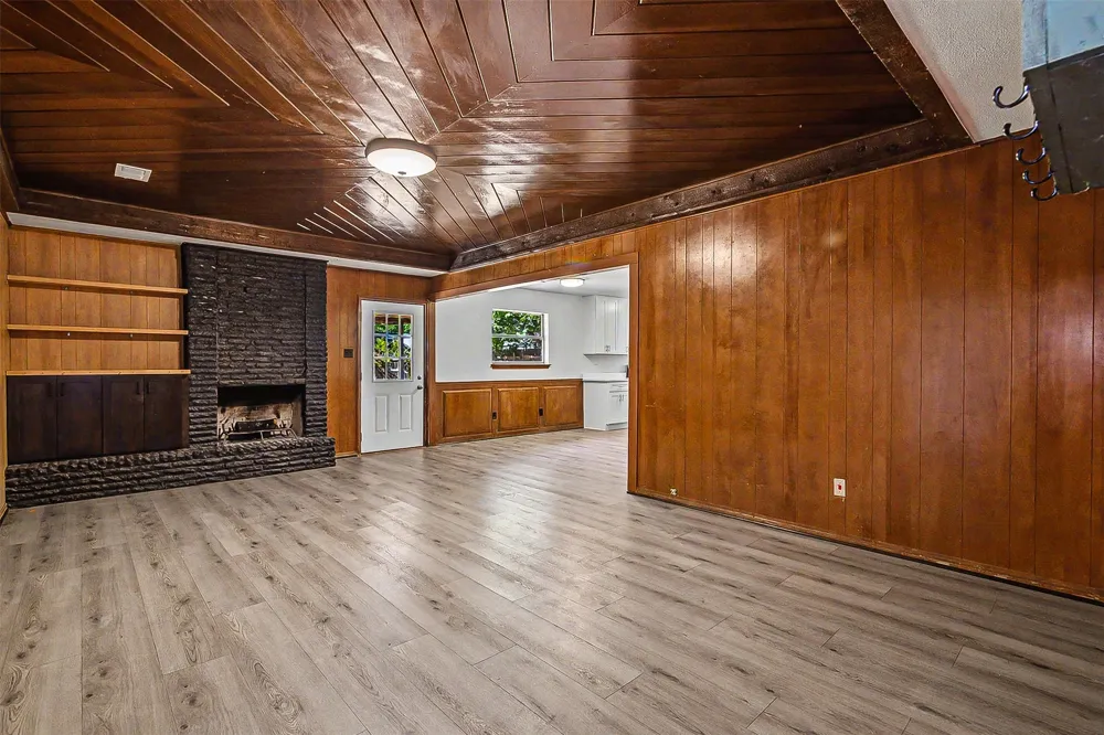 325 NW Suzanne Terrace Burleson, TX 76028