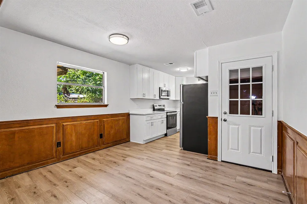 325 NW Suzanne Terrace Burleson, TX 76028