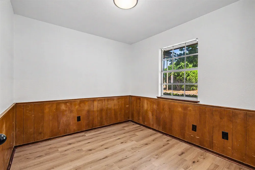 325 NW Suzanne Terrace Burleson, TX 76028