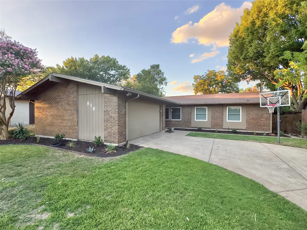 818 Fontana Avenue Richardson, TX 75080