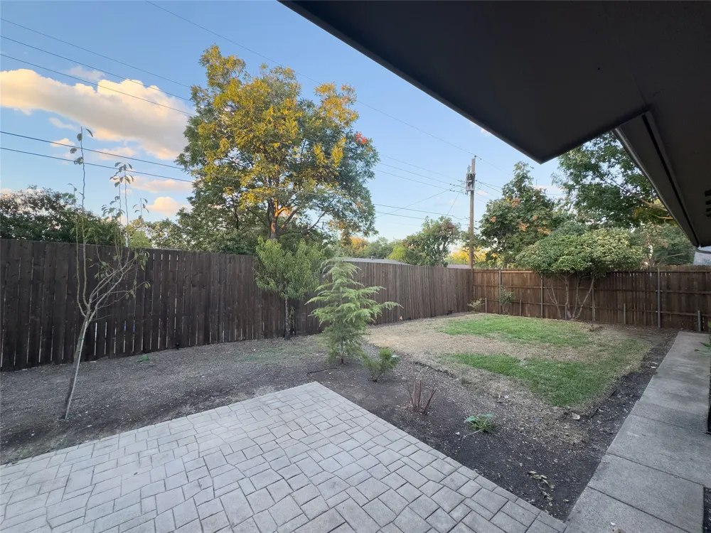 818 Fontana Avenue Richardson, TX 75080