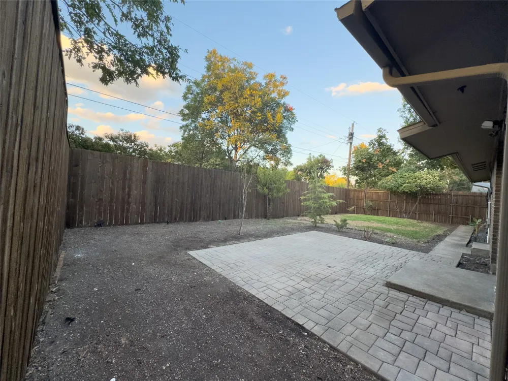 818 Fontana Avenue Richardson, TX 75080