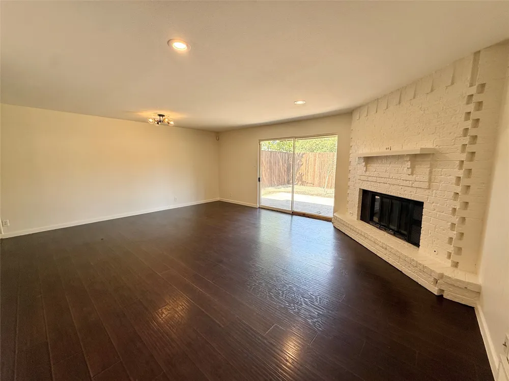 818 Fontana Avenue Richardson, TX 75080