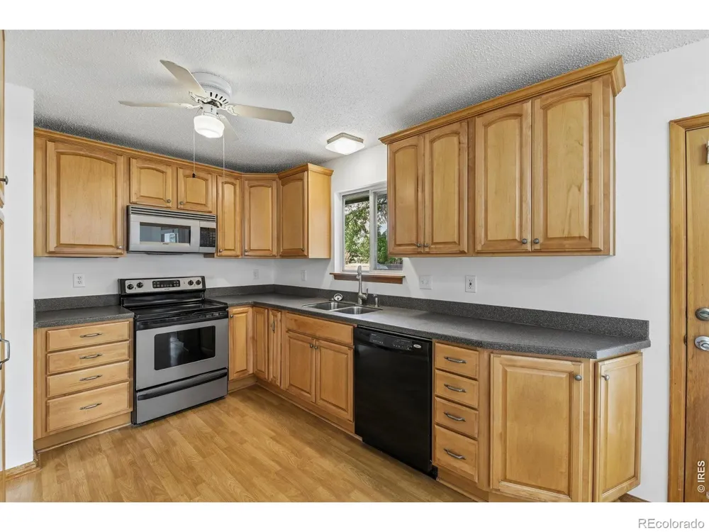906 Foothills Court Windsor, CO 80550