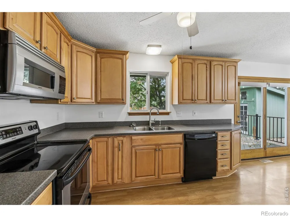 906 Foothills Court Windsor, CO 80550