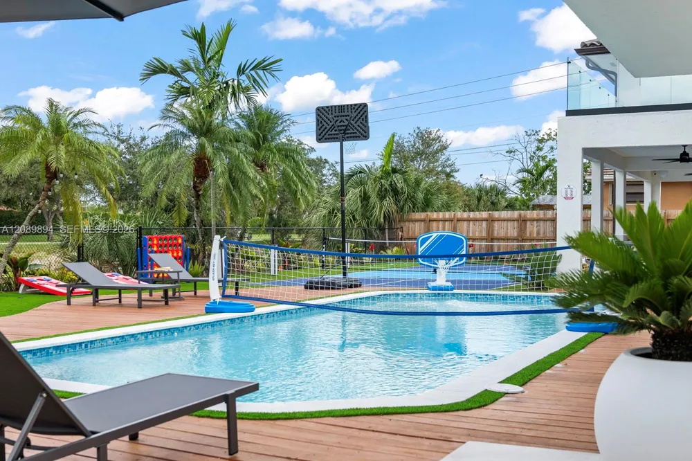 7015 Augusta Dr #1 Hialeah, FL 33015