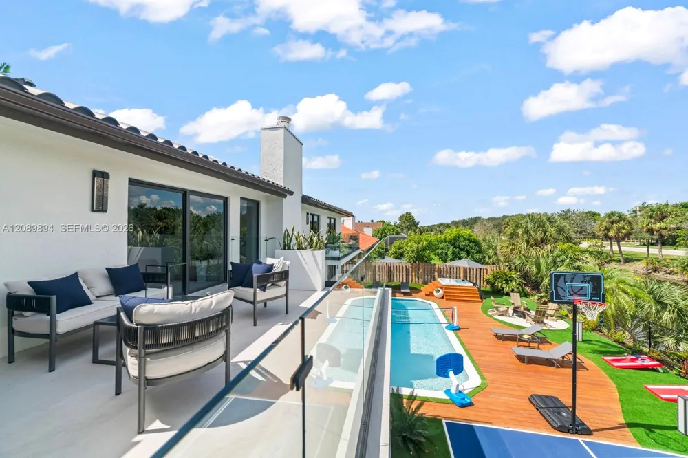 7015 Augusta Dr #1 Hialeah, FL 33015
