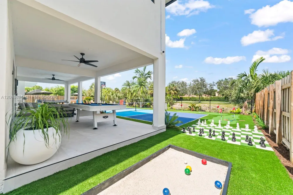 7015 Augusta Dr #1 Hialeah, FL 33015