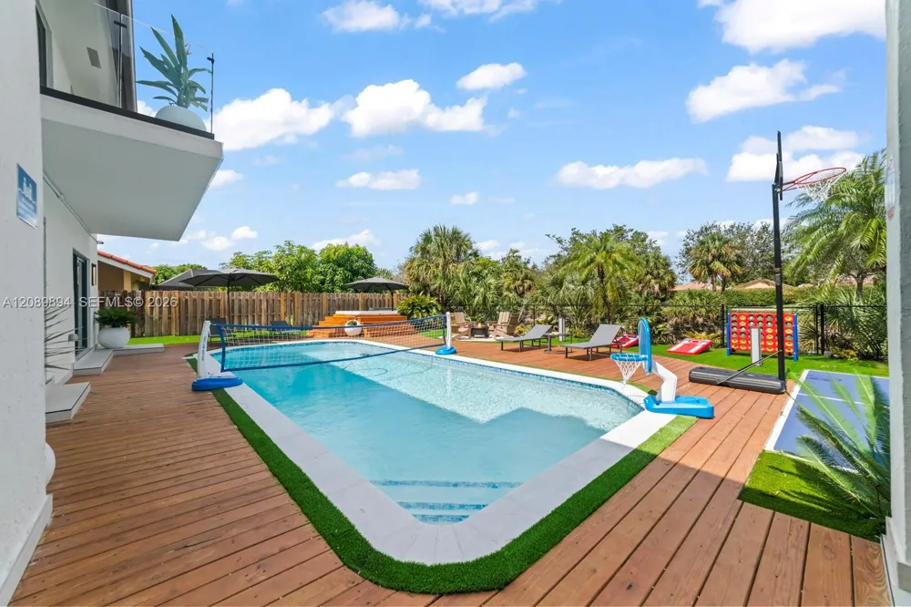 7015 Augusta Dr #1 Hialeah, FL 33015
