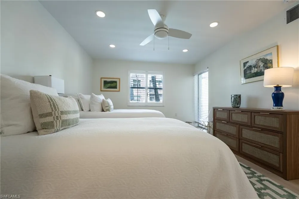 360 10th Avenue S #B100 Naples, FL 34102