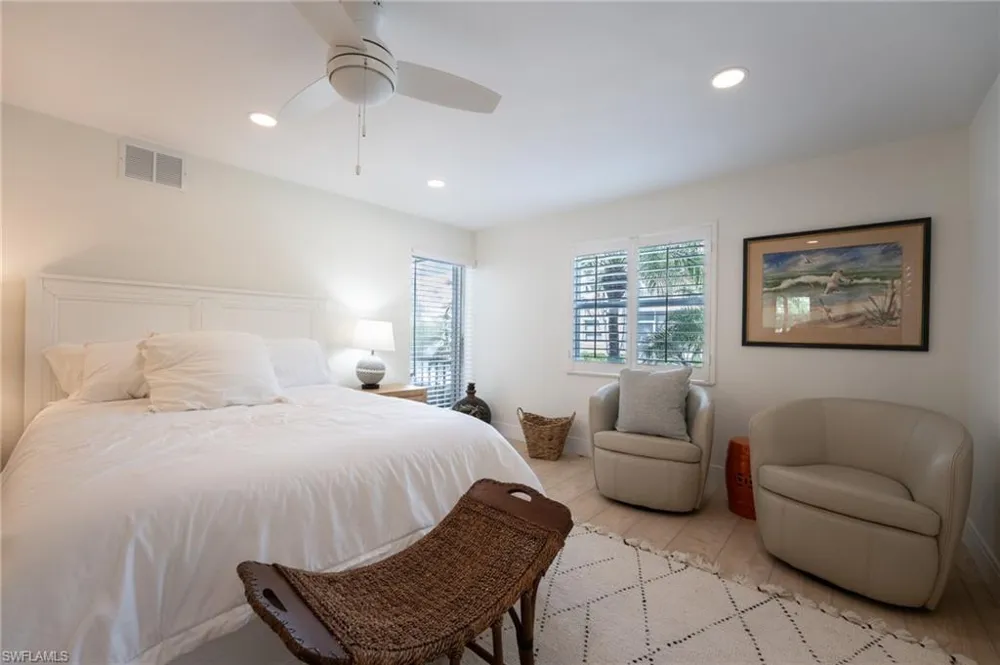360 10th Avenue S #B100 Naples, FL 34102