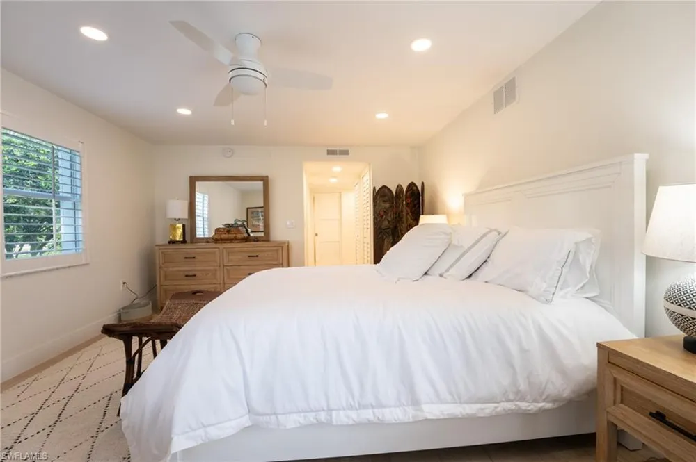360 10th Avenue S #B100 Naples, FL 34102