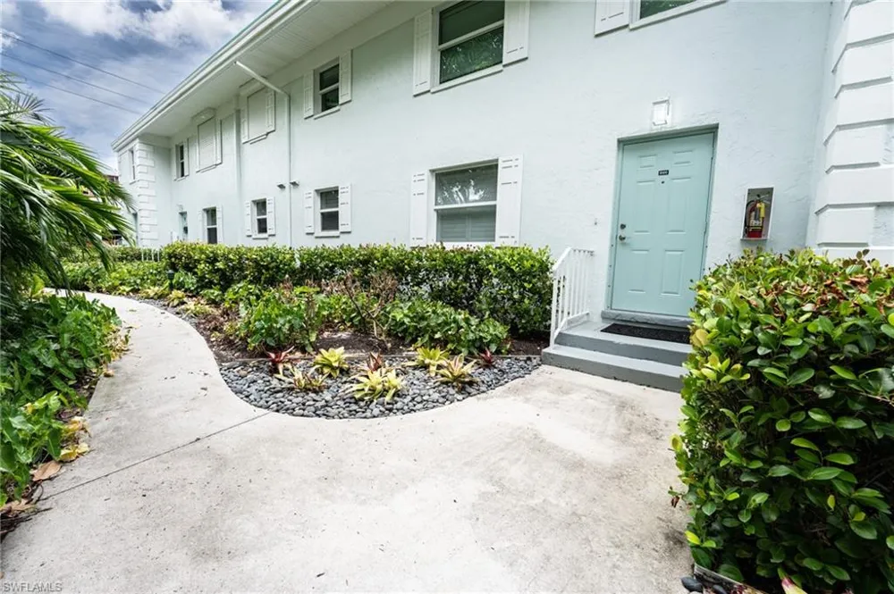360 10th Avenue S #B100 Naples, FL 34102