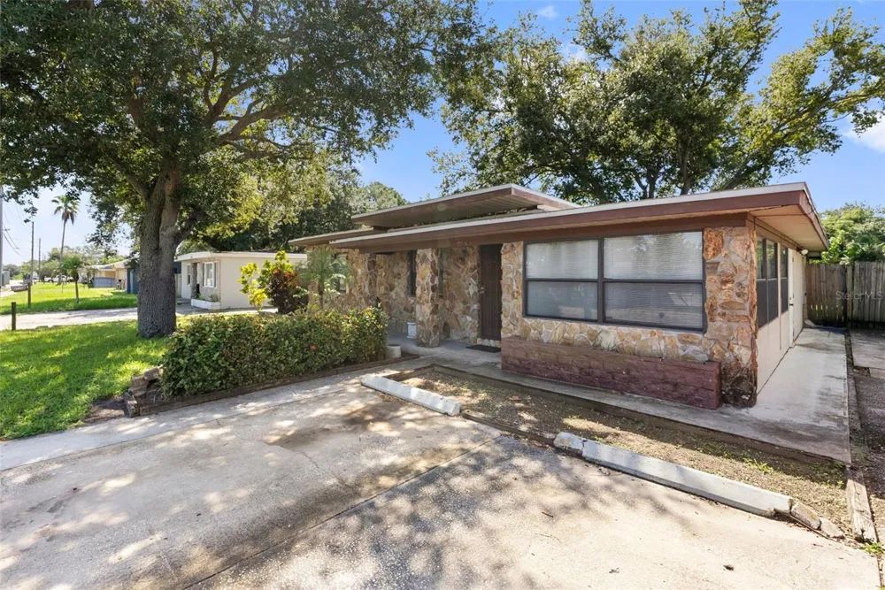 1124 54TH AVENUE St Petersburg, FL 33703