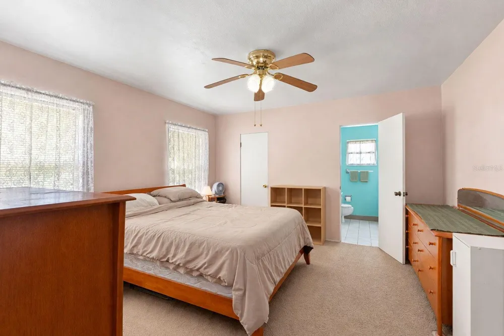 1124 54TH AVENUE St Petersburg, FL 33703