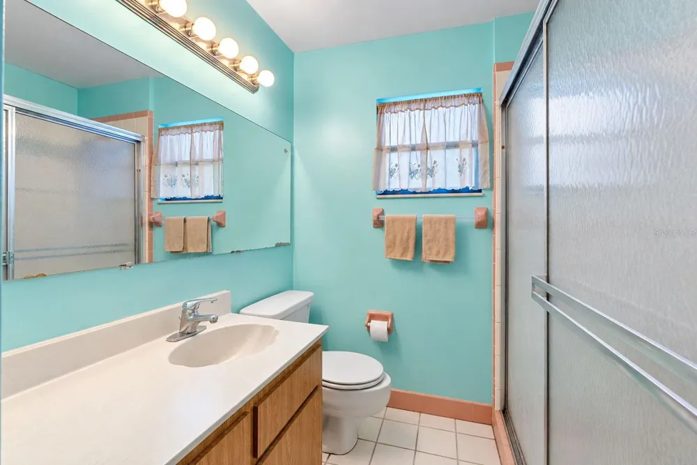 1124 54TH AVENUE St Petersburg, FL 33703