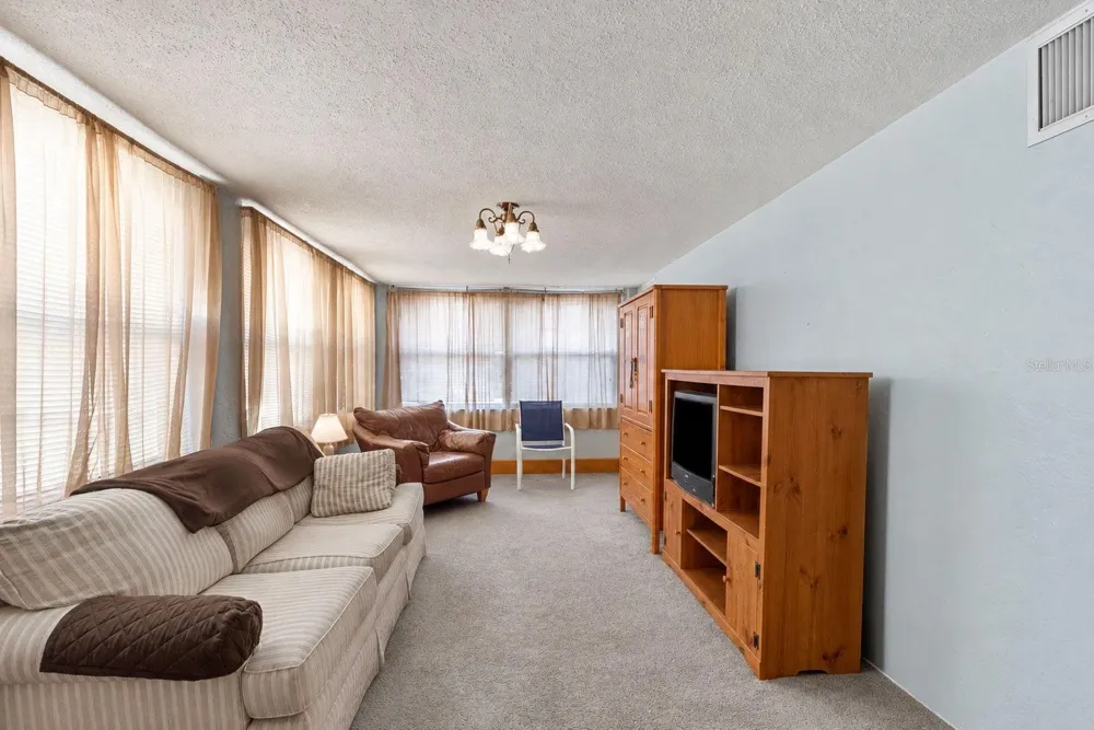 1124 54TH AVENUE St Petersburg, FL 33703